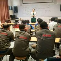 ���x����ƸՈ(q��ng)��̩��Ӣ��У���ں��Ӽ��g(sh��)��Ӗ(x��n)��(hu��)��